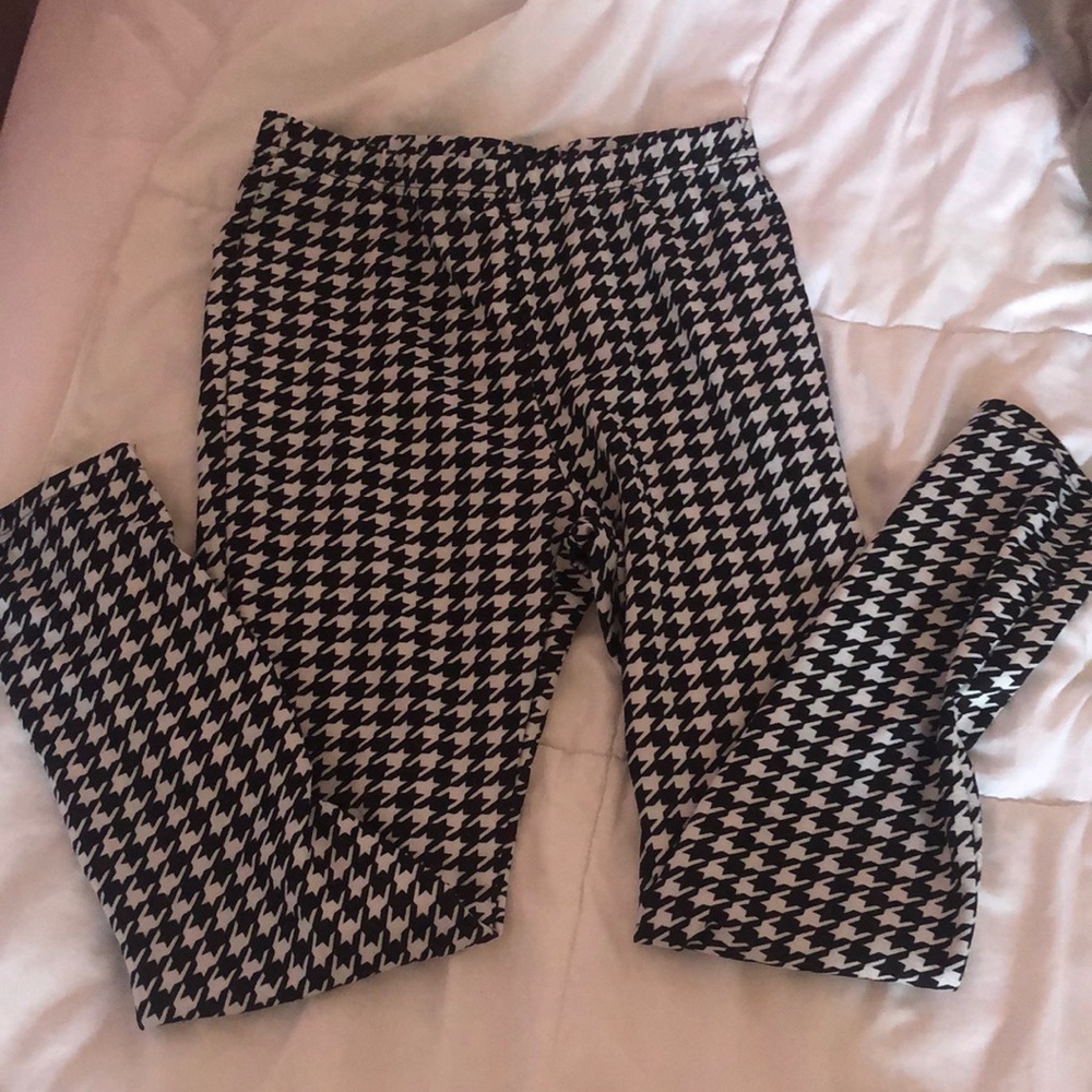 Black and white leggings